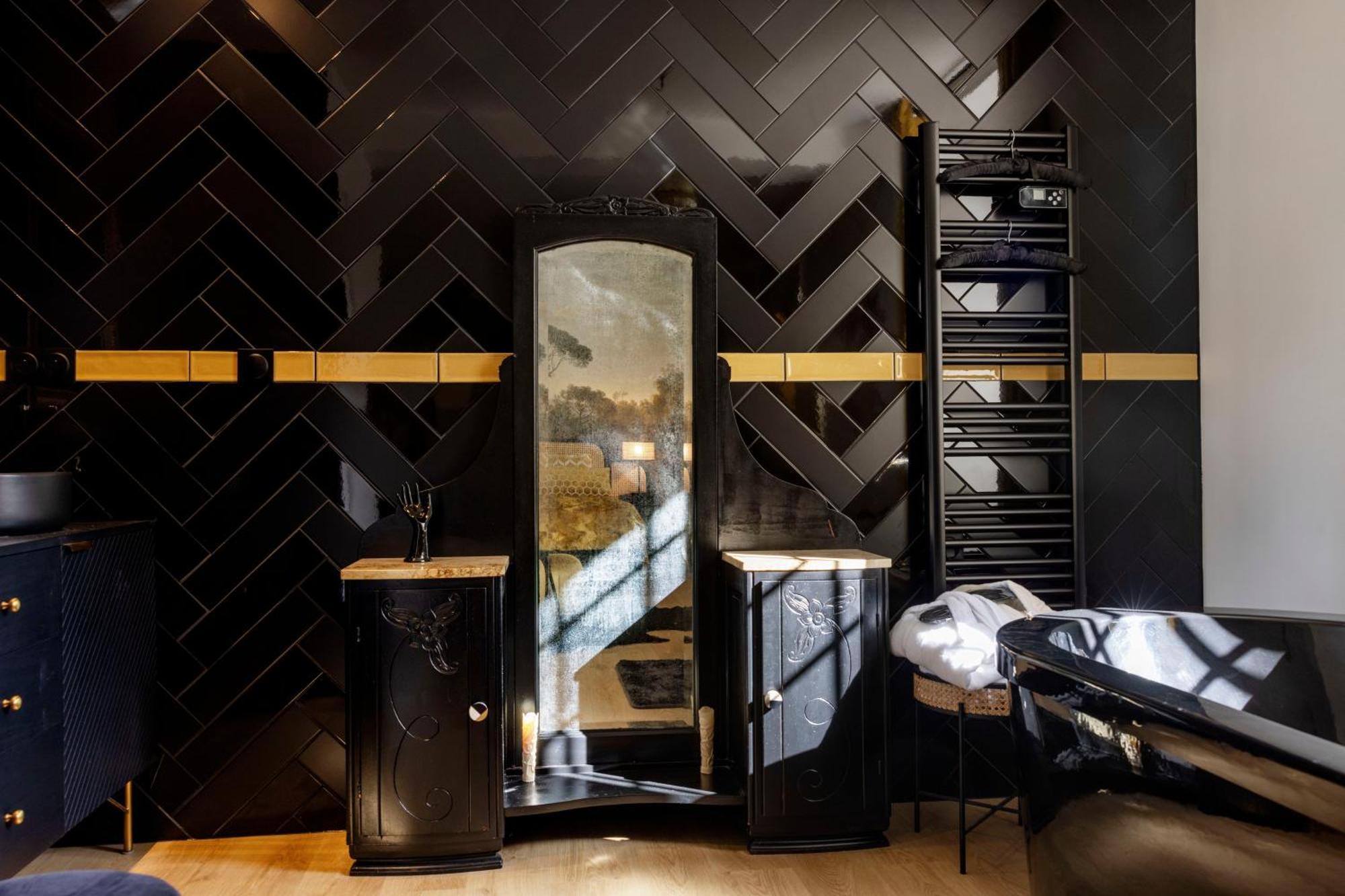 L Ost In Sensations -Hebergements Insolites Et Suites De Luxe Spa Sauna Piscine Foret Marcenais Luaran gambar