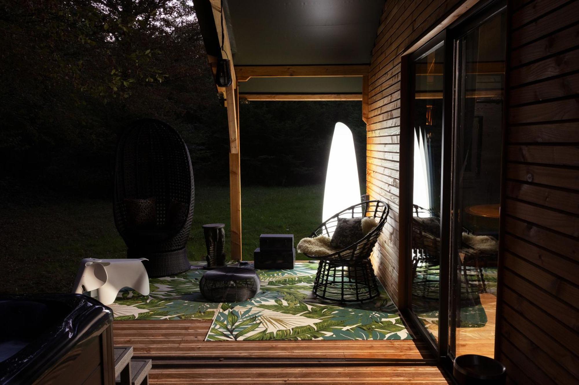 L Ost In Sensations -Hebergements Insolites Et Suites De Luxe Spa Sauna Piscine Foret Marcenais Luaran gambar